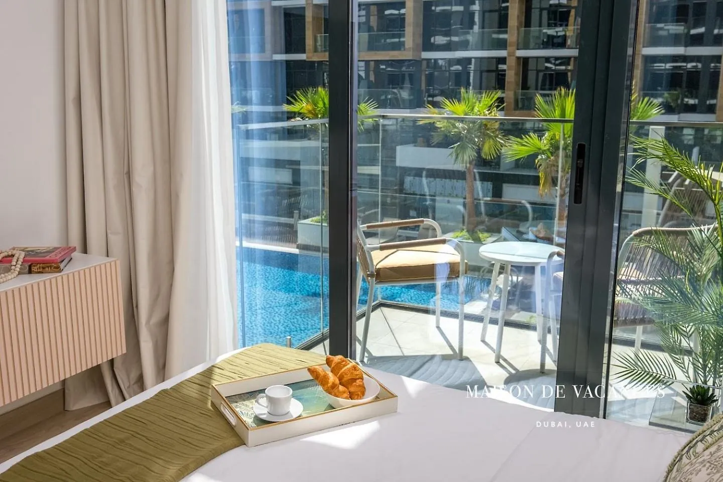 Pool View Studio 10Mins From Dubai Mall Apartment